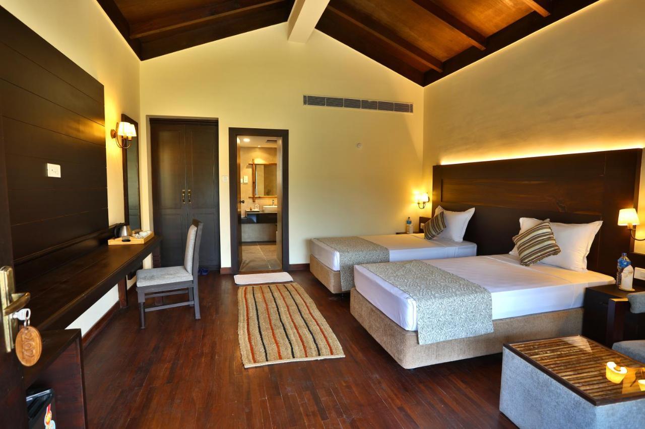 Jungle Villa Resort - Near Chitwan National Park エクステリア 写真