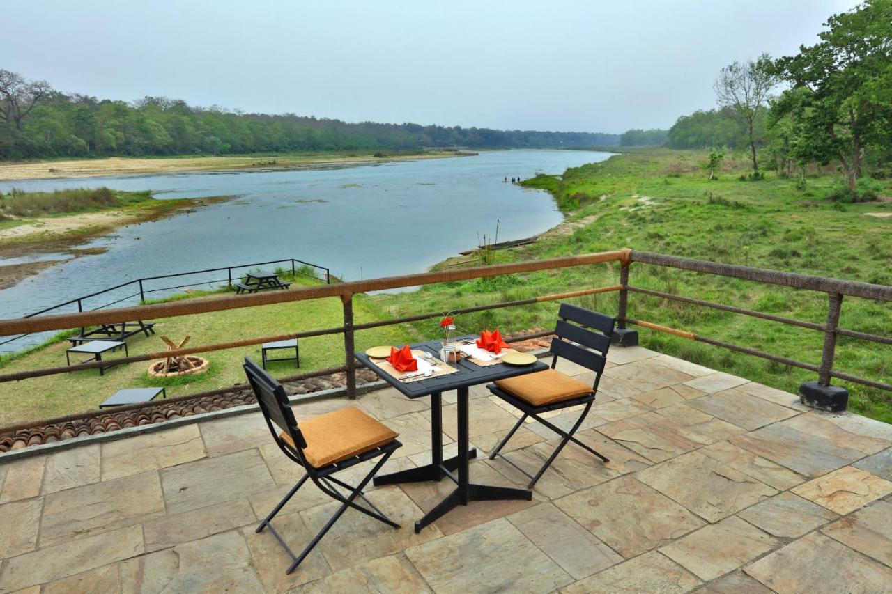 Jungle Villa Resort - Near Chitwan National Park エクステリア 写真