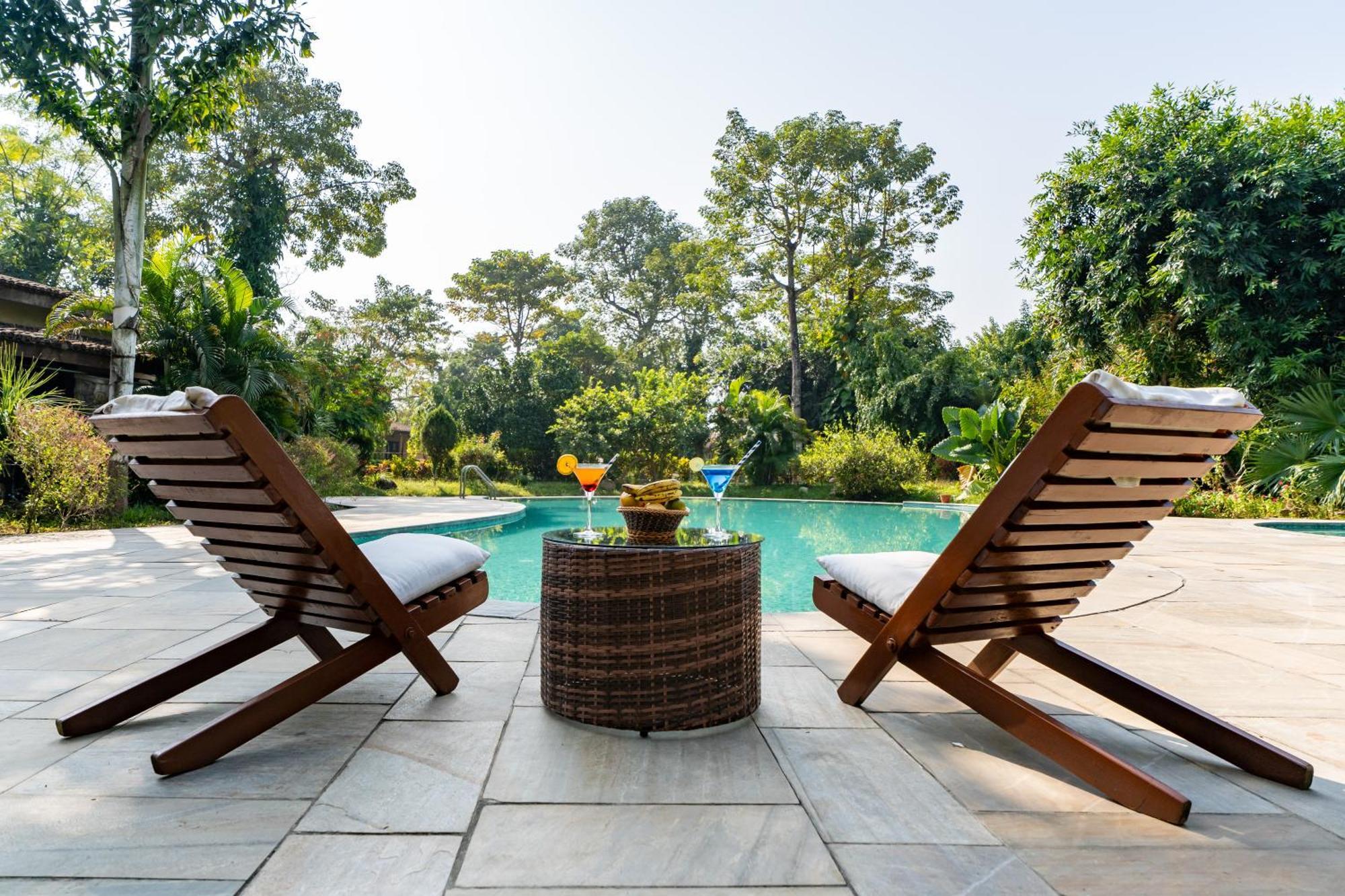 Jungle Villa Resort - Near Chitwan National Park エクステリア 写真