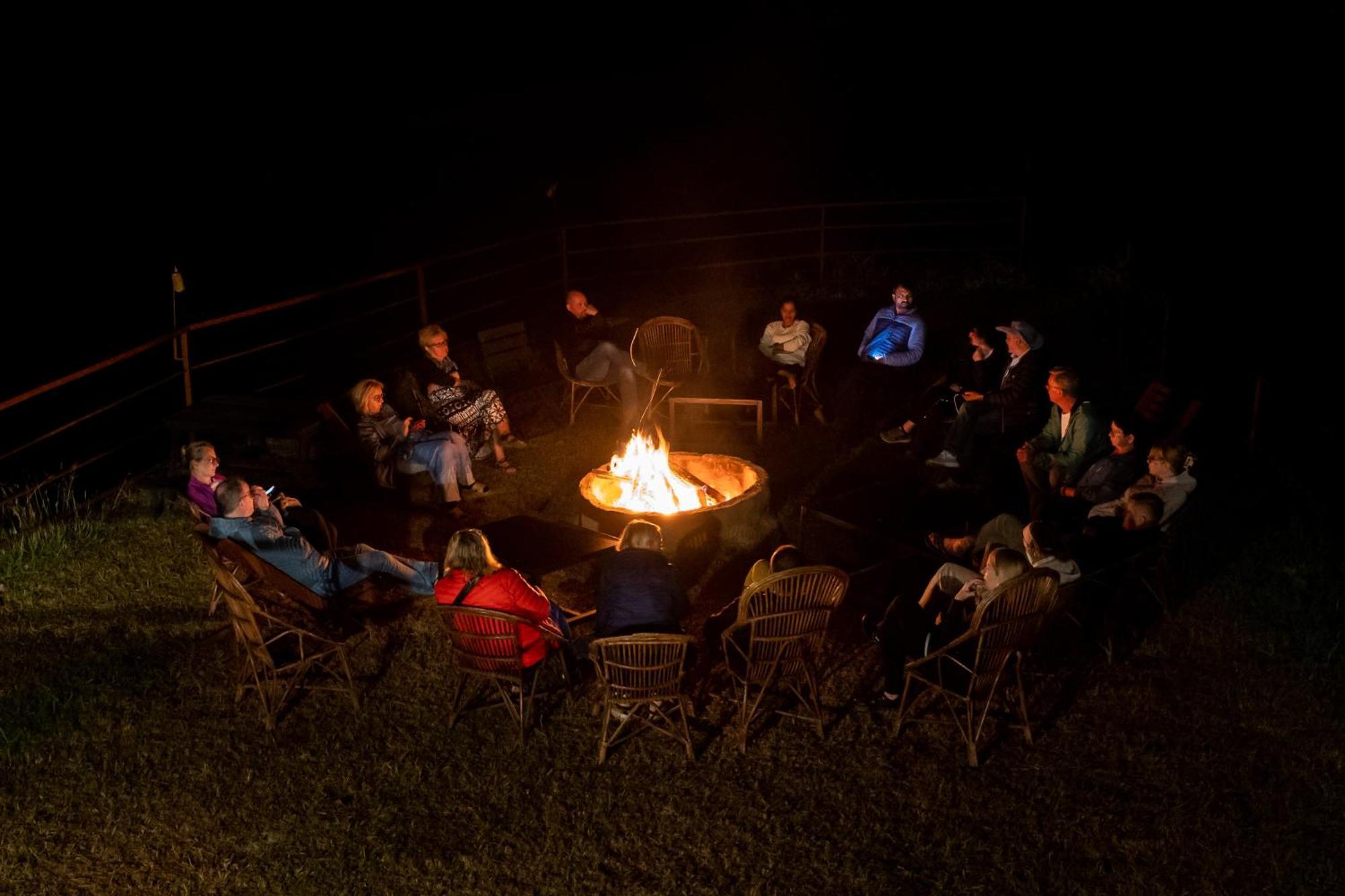 Jungle Villa Resort - Near Chitwan National Park エクステリア 写真