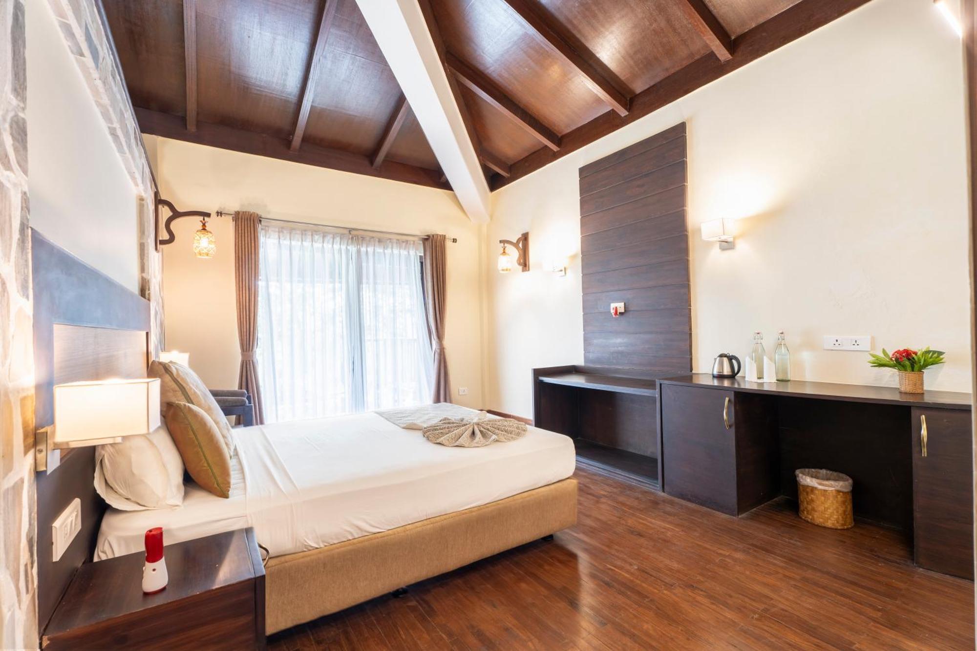 Jungle Villa Resort - Near Chitwan National Park エクステリア 写真