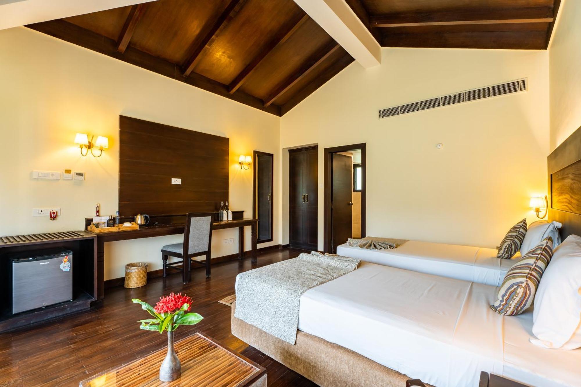 Jungle Villa Resort - Near Chitwan National Park エクステリア 写真
